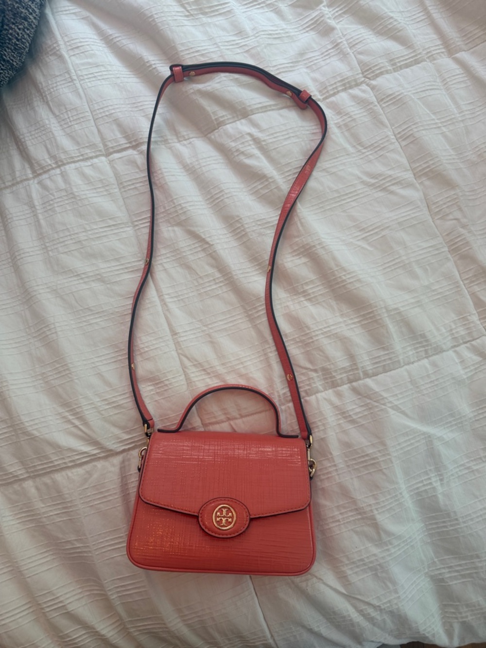 Tory Burch Coral Robinson Top-Handle Bag - Picture 7 of 7